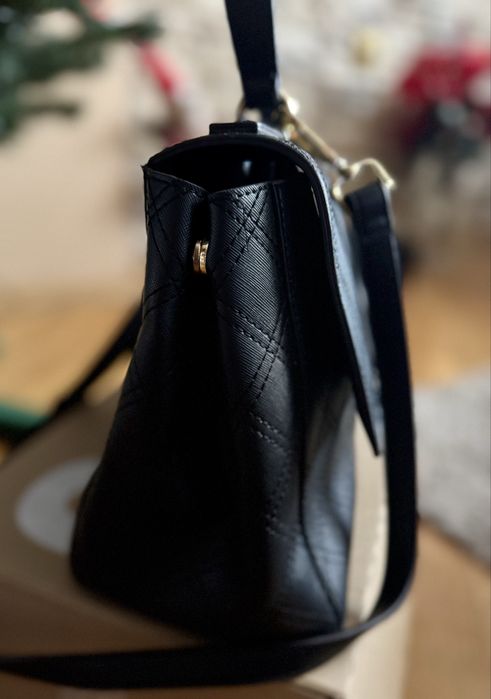 Черна чанта Guess