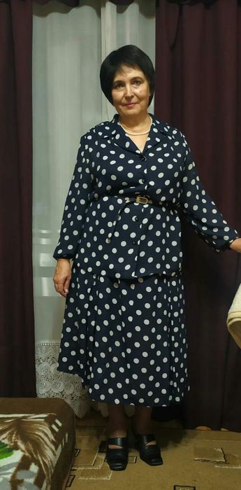 Костюм в горошек чёрно-белый ( шёлковый с длинным рукавом) 48-52разм