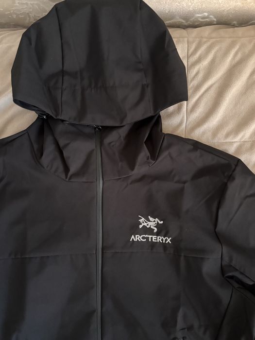 Arc’teryx черная.