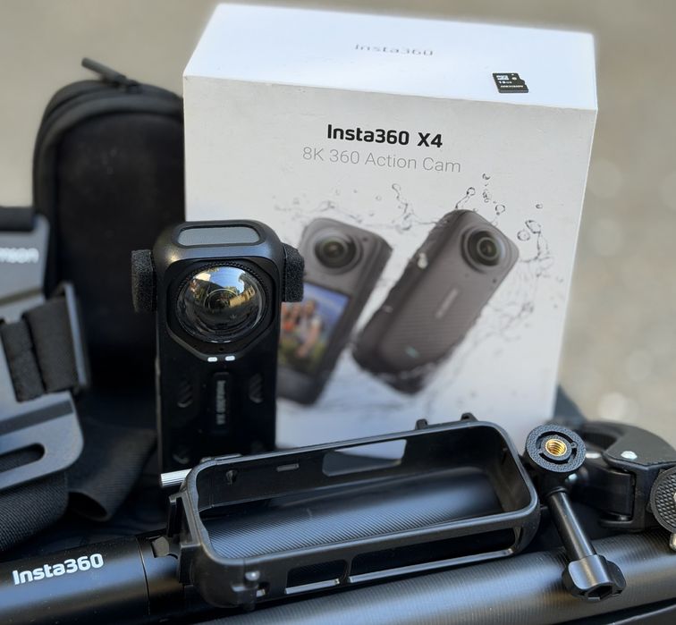 Екшън камера Insta360 X4, 8K, 360 + богат комплект аксесоари + 16GB карта памет