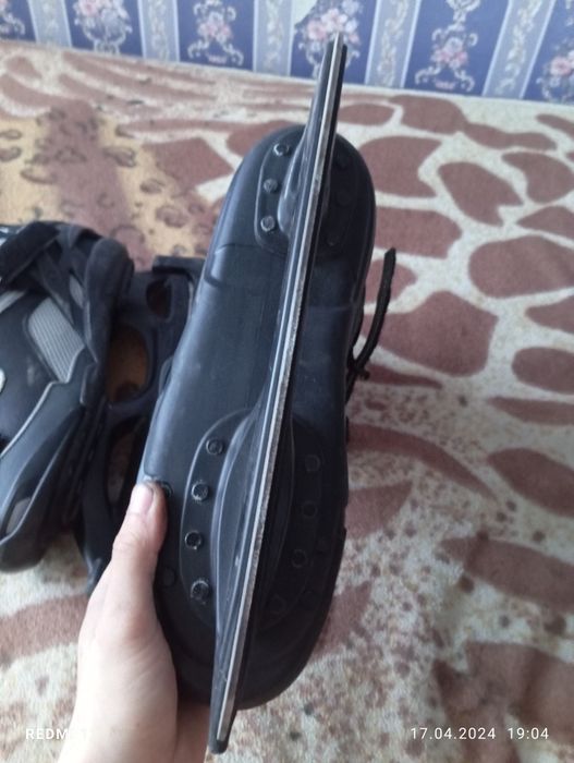 Продам коньки новые