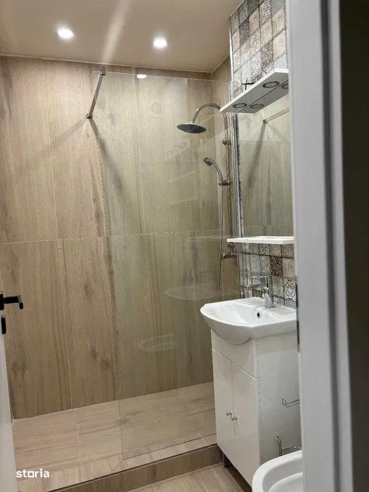 Garsoniera 25mp, finisat modern, zona UMF