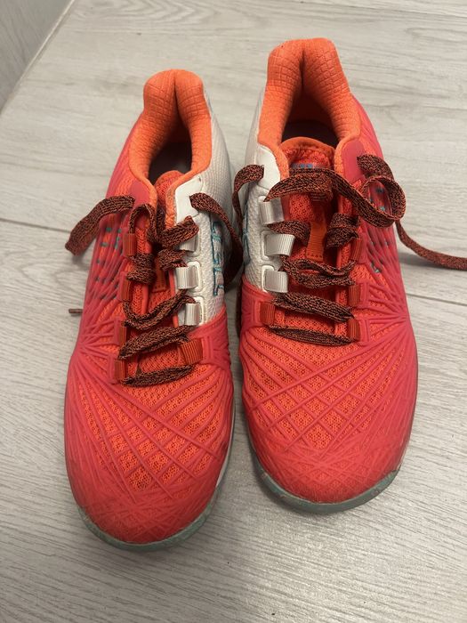 Wilson tenis 39 purtati de doua ori