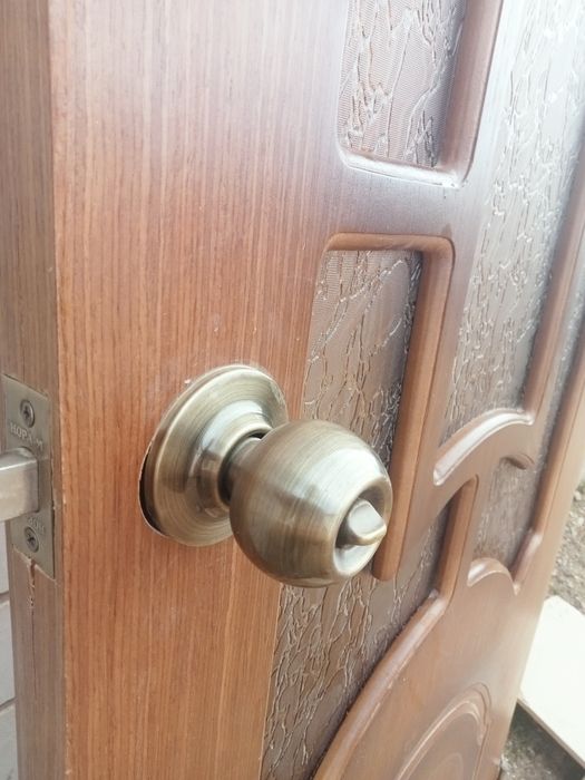 Продам межкомнатные двери