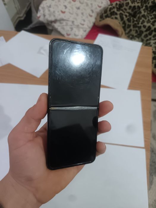 Vând Samsung galaxy z Filip 3 5g