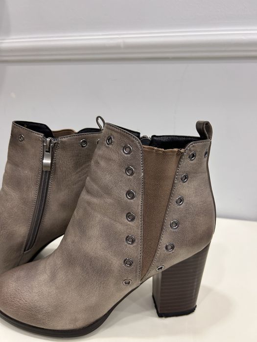 Продам женскую обувь