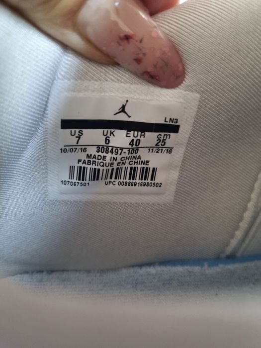 AIR Jordan 4 Retro