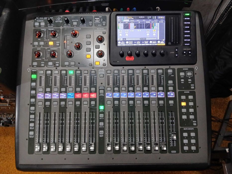 Behringer X32 Compact - Дигитален миксер