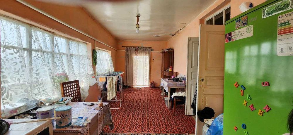 Продается 4 комнатный двор 15 соток земли в Джамбуле