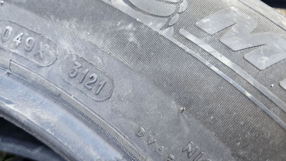 2бр гуми 235 65 17 дот 21 мишелин michelin