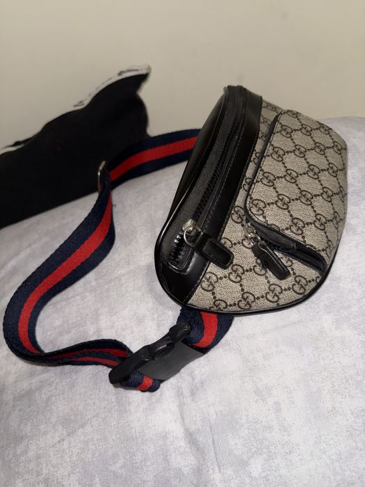 Мъжка чанта тип банан