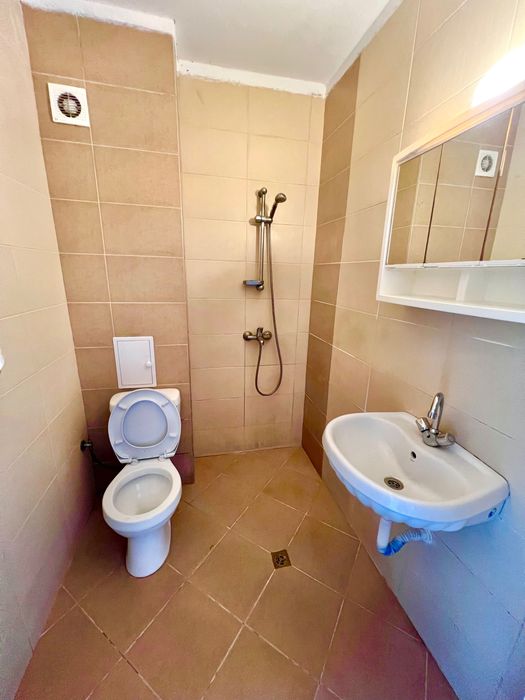 Дава се под наем Тристаен апартамент в Бургас, Лазур - 110 кв.м за 510 € - Снимка #2