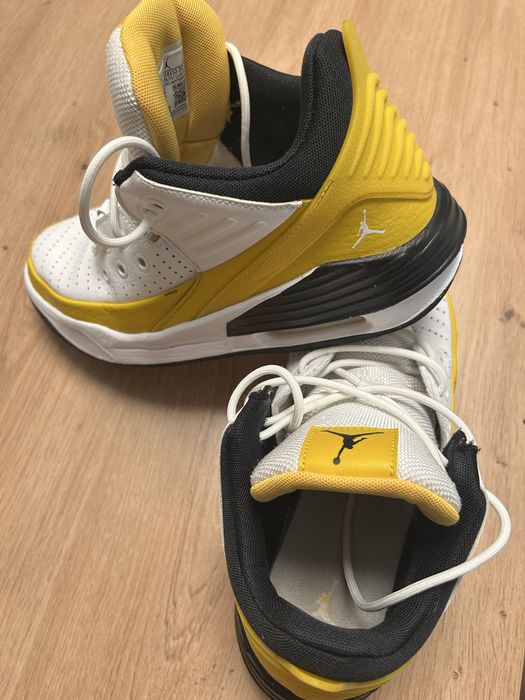 Маратонки Nike air JORDAN 38,5