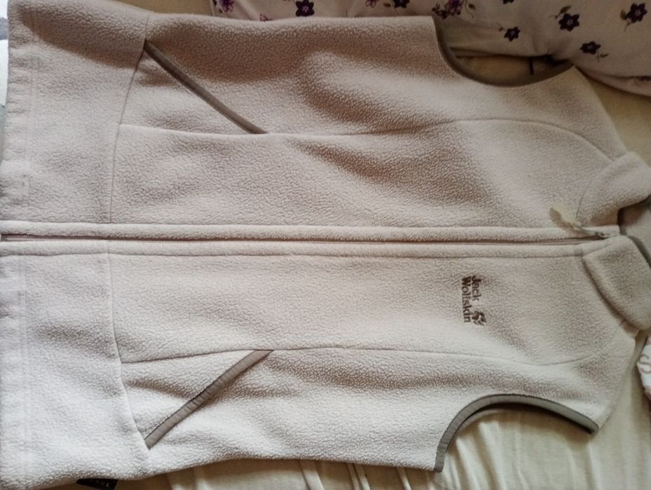 Vesta  frumoasa jack Wolfskin purtata de câteva ori și spălată