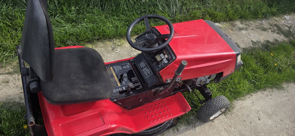 Tractoras gazon MTD 24 cai