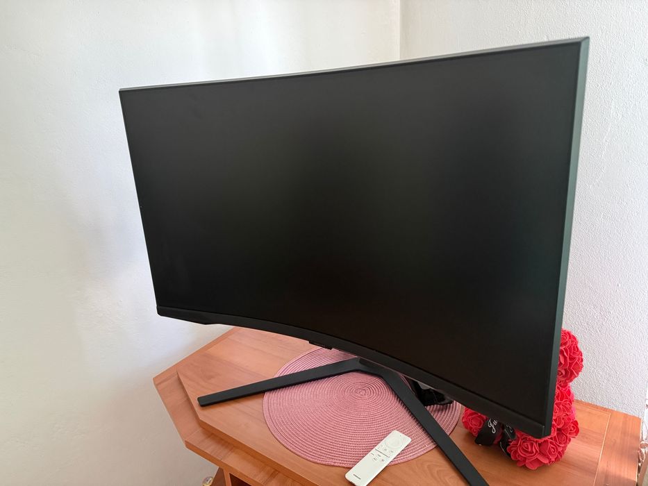 Vǎnd Samsung Odyssey G65B