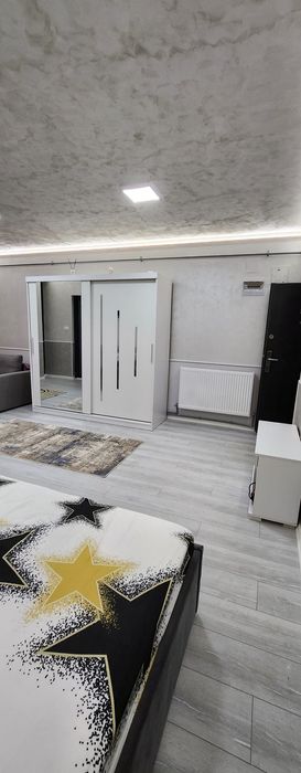 Garsoniera, etaj 1, centru