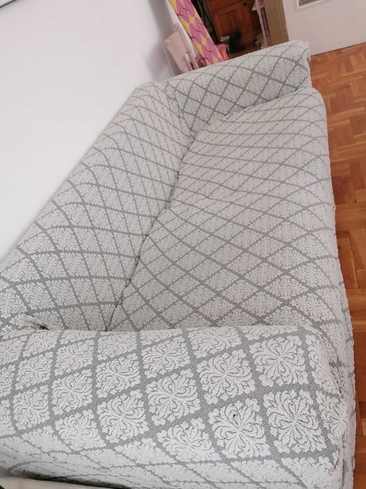 Подарявам диван