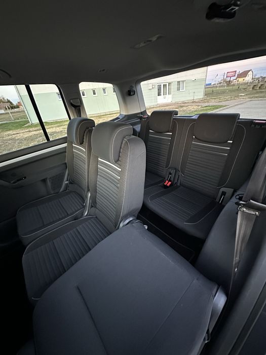 Vand Volkswagen Touran 7 locuri *2015* CUP