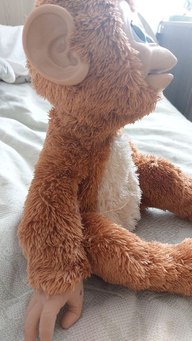 Обезьяна игрушка Хасбро интерастивная