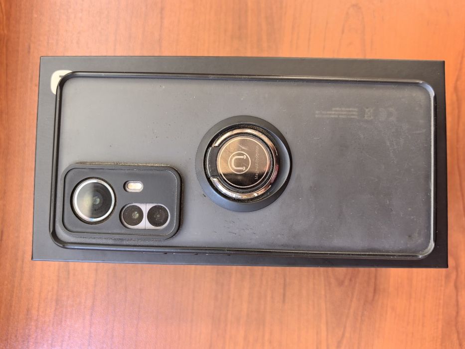 Телефон Xiaomi 12 Pro