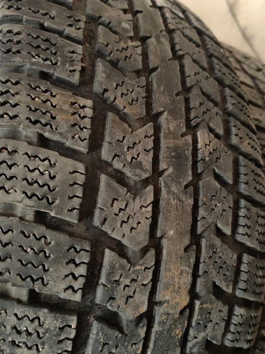 Продам шины Viatti 235/65r16C