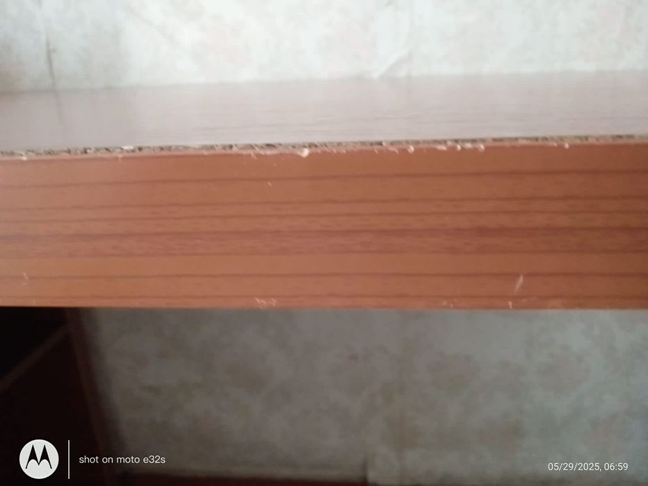 Продаем стол компьютерный