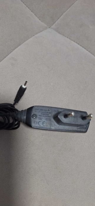 Блок питания 10V 3A в отличном состояние