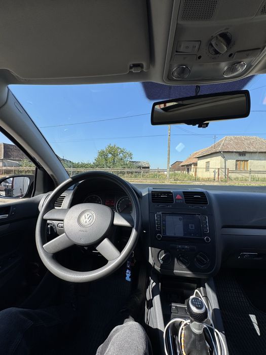 VW Golf 5 | 205.xxx km | Trapă | 2.250€