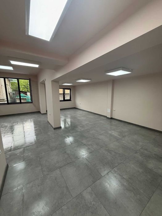 Продава се Офис в Добрич, Център - 75 кв.м за 1200 €/кв.м - Снимка #3