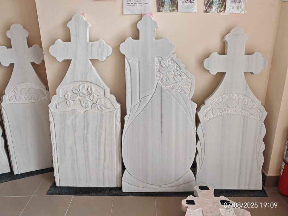 Cruci de marmura !!!