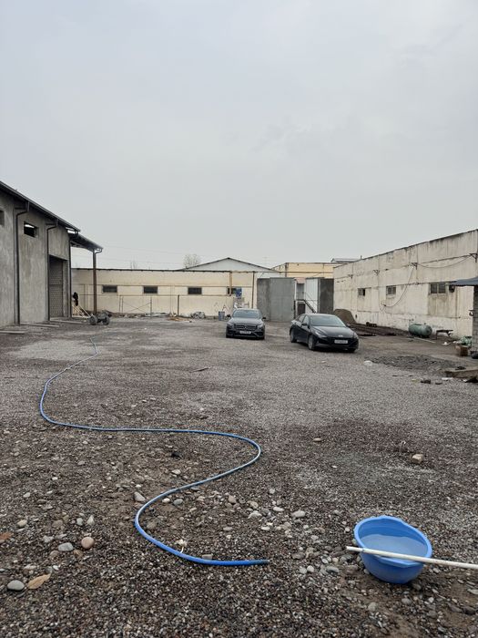 Продаётся нежилое здание в Сергелийском районе площадью 19 соток.