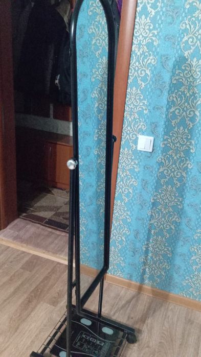 Продам зеркала напольный.