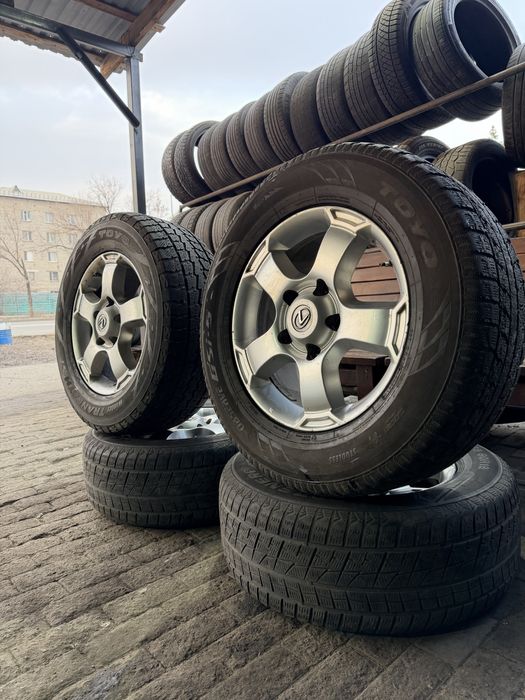 Продам диск с покрышками 18 размер