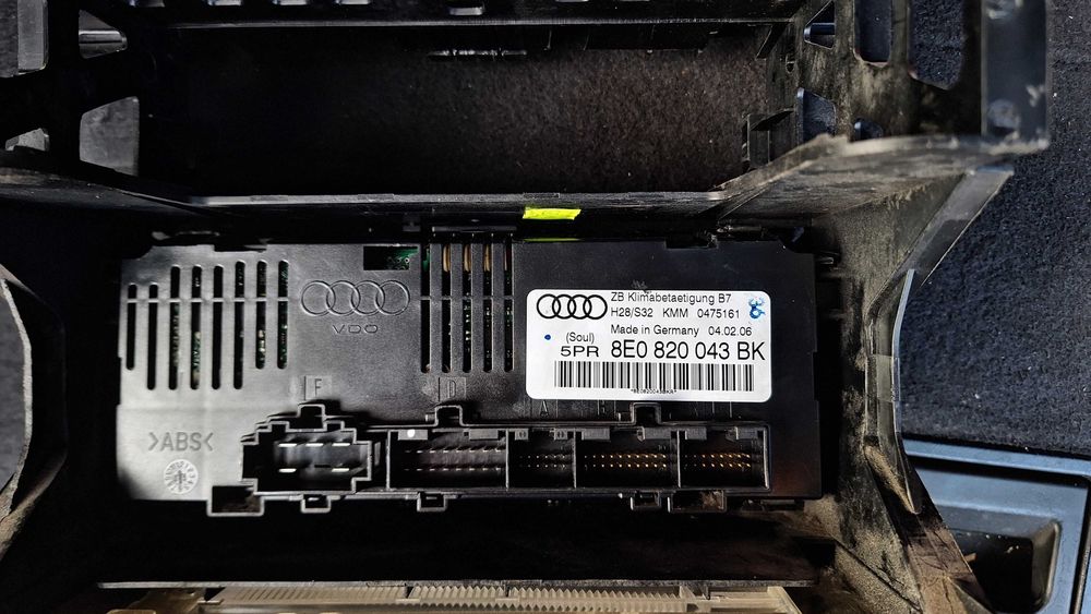 Единичен дин с управление за климатроник за audi a4 b7