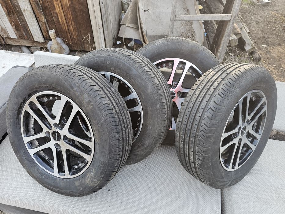 Летниее шины 205/65/15