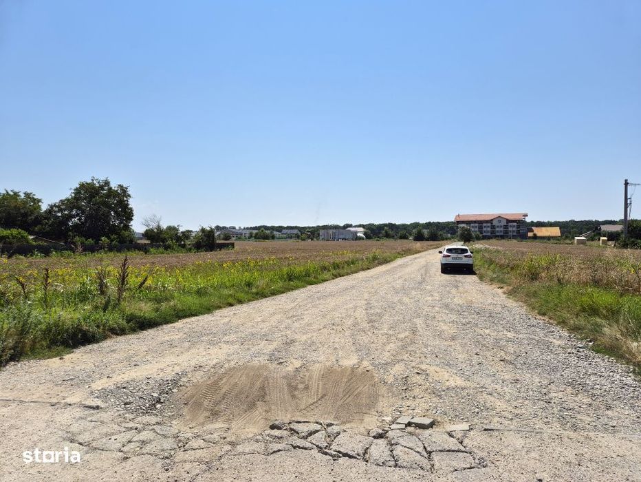 Teren de 785mp cu deschidere dubla 23/34m, strada principala Cioflicen