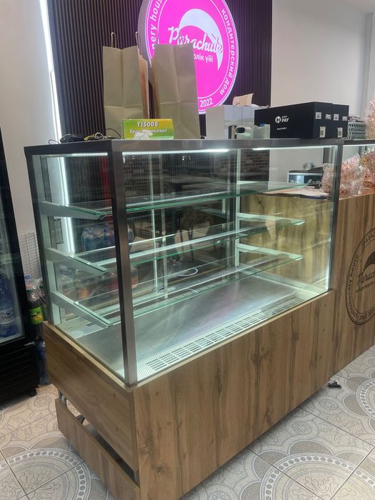 Витринный холодильник