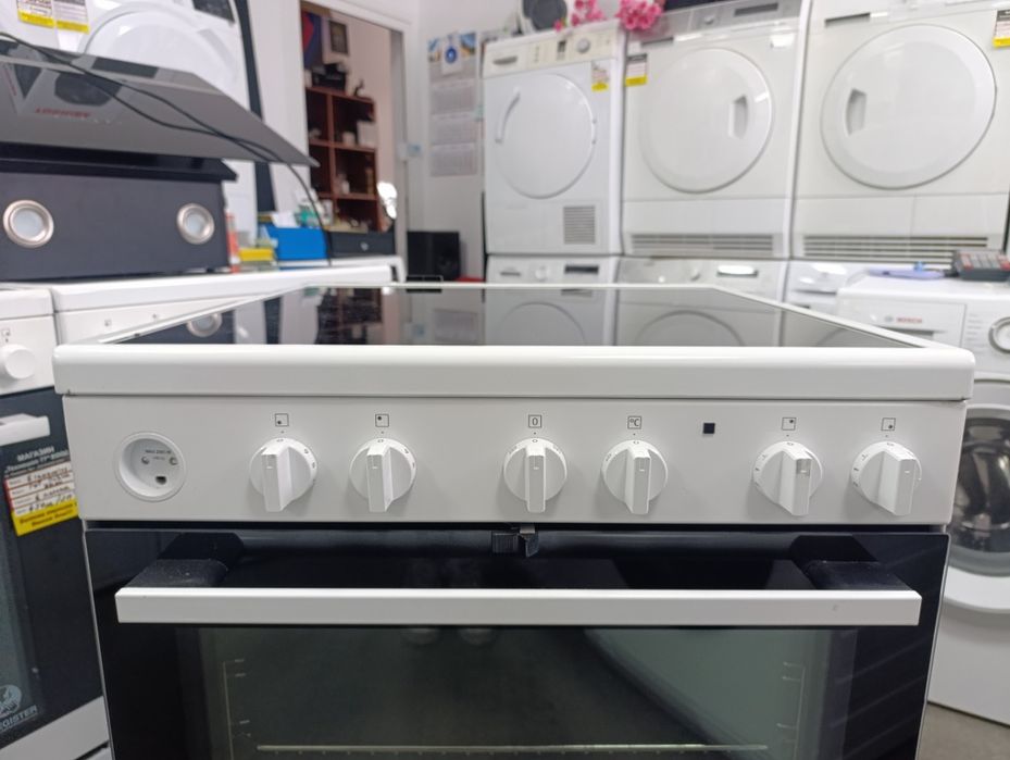 ГОТВАРСКА Печка с керамичен плот Electrolux VOSS