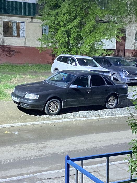 Продам машину ауди 100