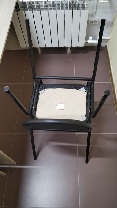Новые коженые стулья