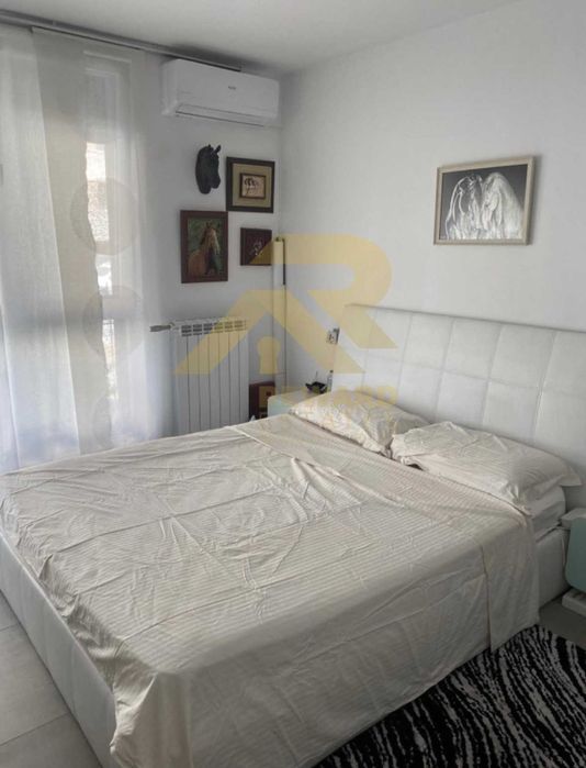 Продава се Двустаен апартамент в София, Център - 110 кв.м за 1682 €/кв.м - Снимка #3
