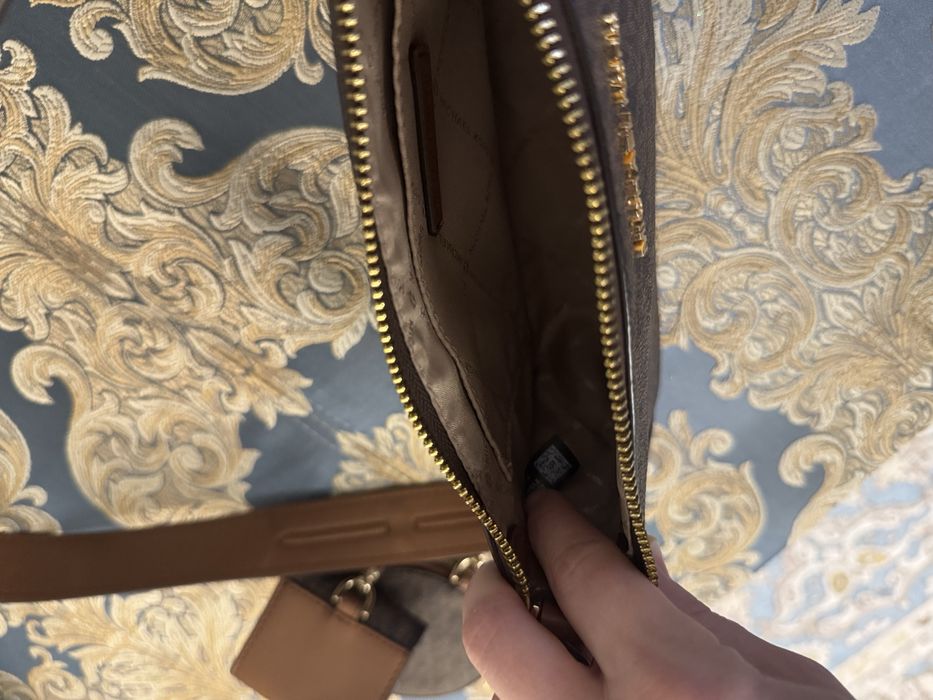 Продам сумку Michael kors оригинал