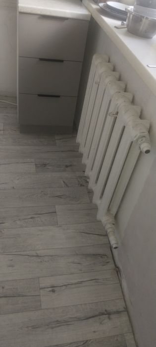 Продам 2 батареи 7и8секций