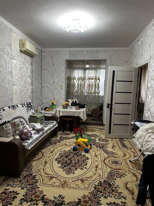 Сдаётся 1/2/4 на массиве Феруза, с мебелью и техникой, диван заберут
Ц