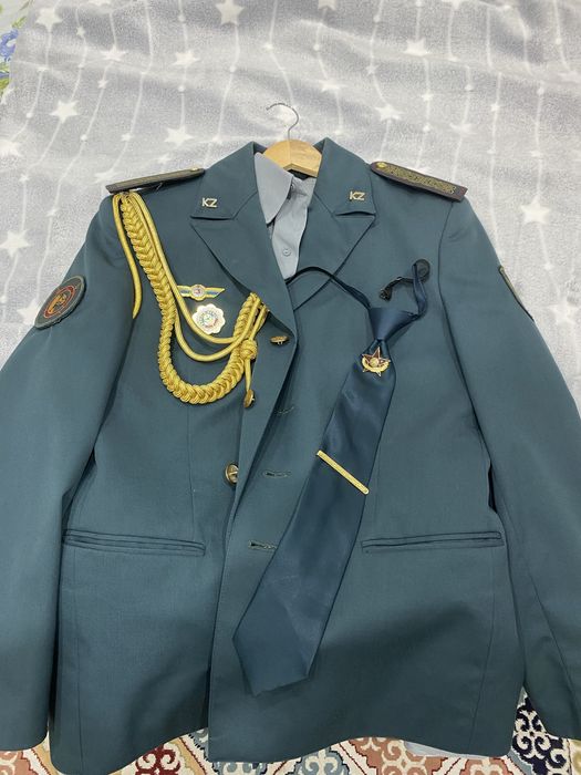 Продам парадную форму размер L. Отл.сост.