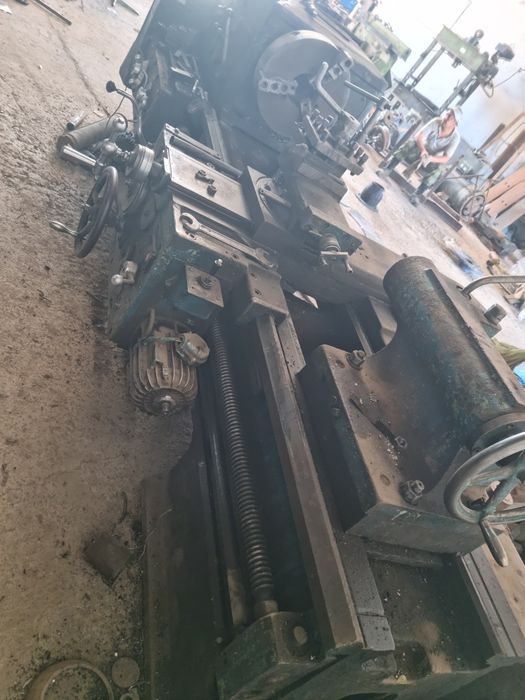 Токарный станок 1м63