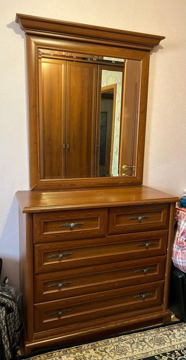 Продам спальный гарнитур