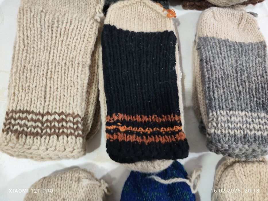 Ръчно плетени вълнени чорапи