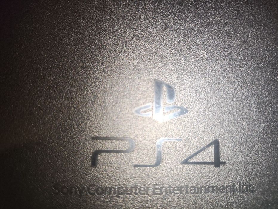 PS4fat+в подарок ФИФА 17 И ЮФС!!